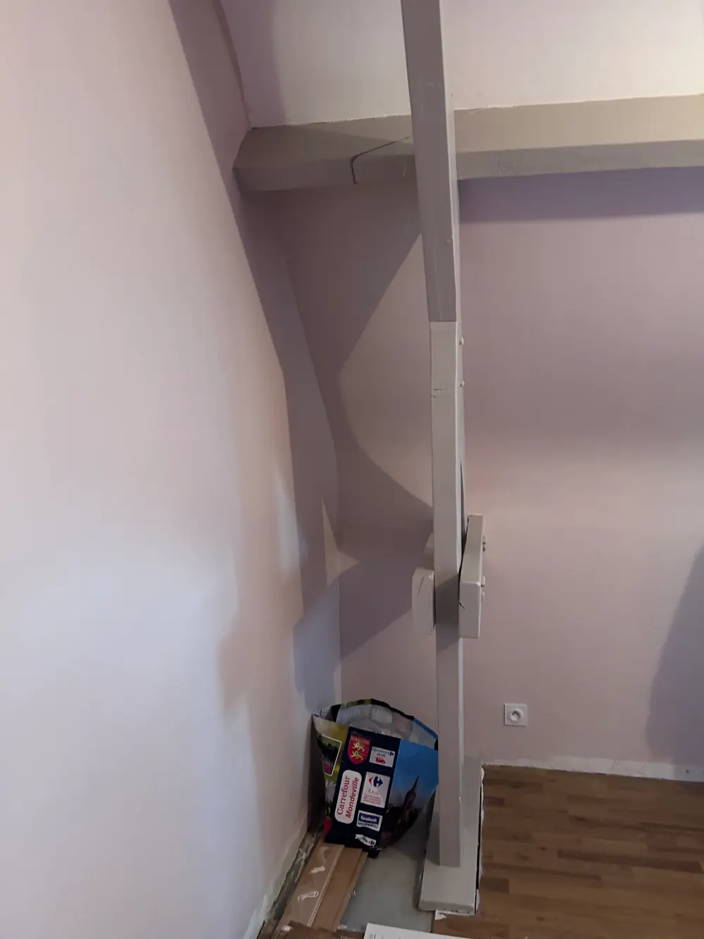 Modification électricité et encastrement des réseaux électriques en chambre