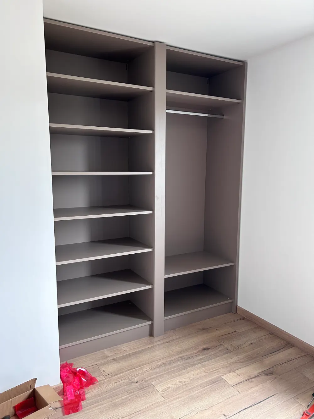 Découpe sur mesure caisson d'angle pour passage conduit