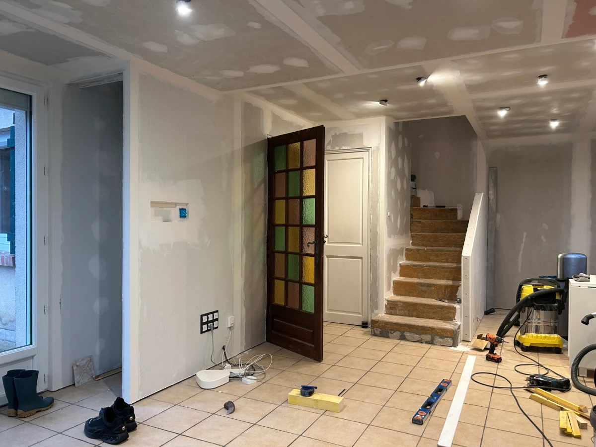 Travaux de placo isolation et création de cloisons de second oeuvre dans la région de Caen